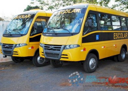 Prefeitura de Aral Moreira recebe três novos ônibus para o transporte escolar; Quarto veículo chegará nos próximos dias