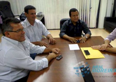 Edson de David, vice e secretário se reúnem com Amarildo Cruz e discutem investimentos para o município