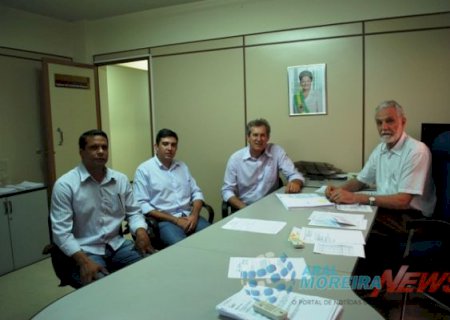 Edson de David consegue junto a Funasa computadores e veículos para Aral Moreira