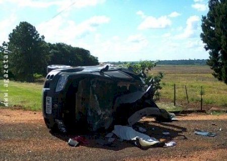 Rapaz morre ao capotar carro com droga na região do Posto Tagi