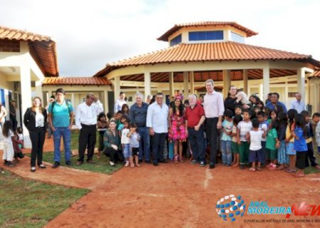 Edson de David e Biffi oficializa entrega de escola na Aldeia Guassuty