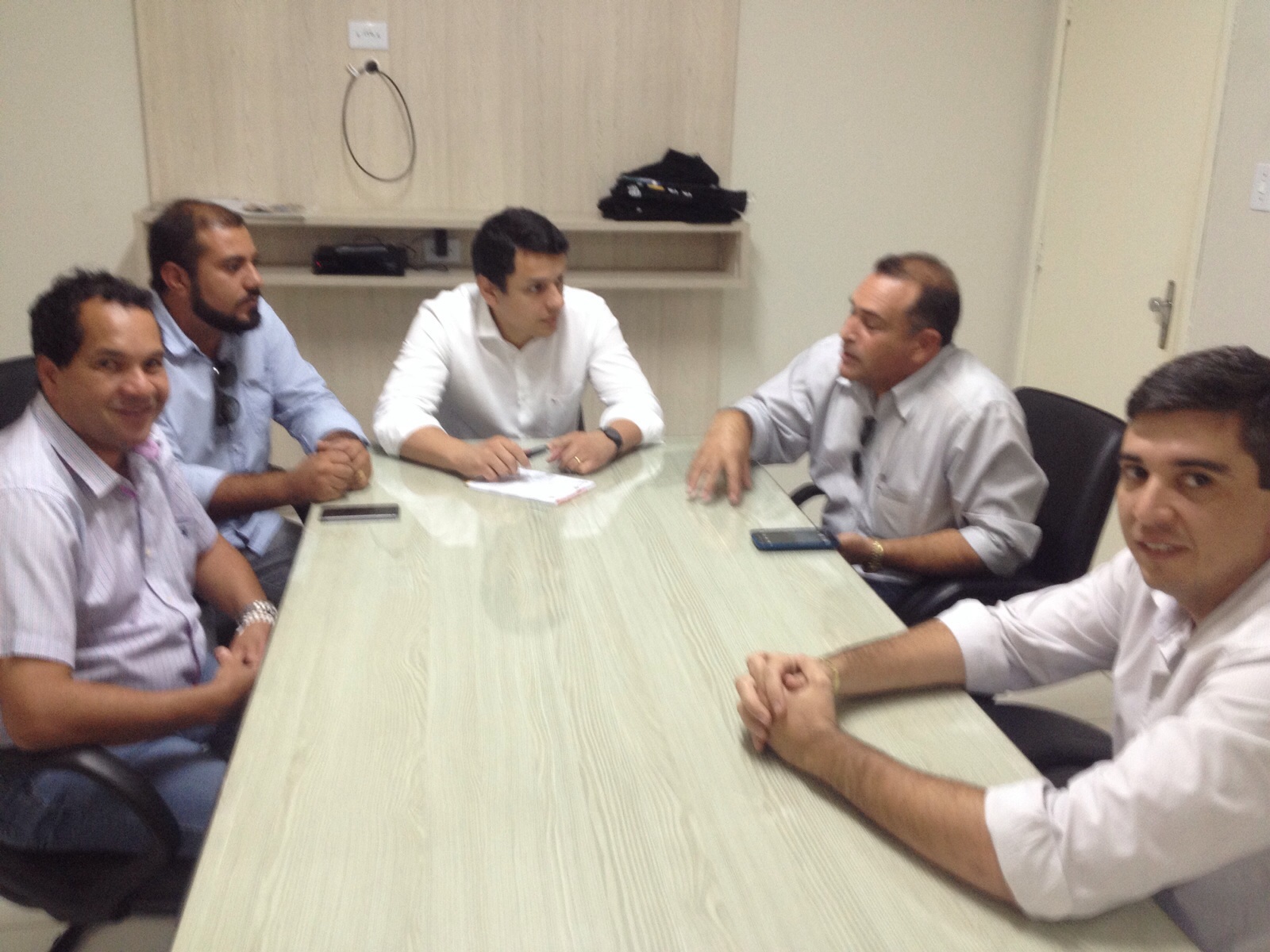 Representantes em audiência com o deputado federal Eliseu Dionizio.